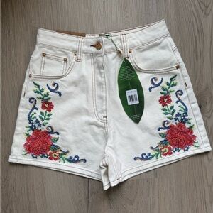 NWT FARM Rio Floral Tapestry Floral off White Denim Shorts size 26